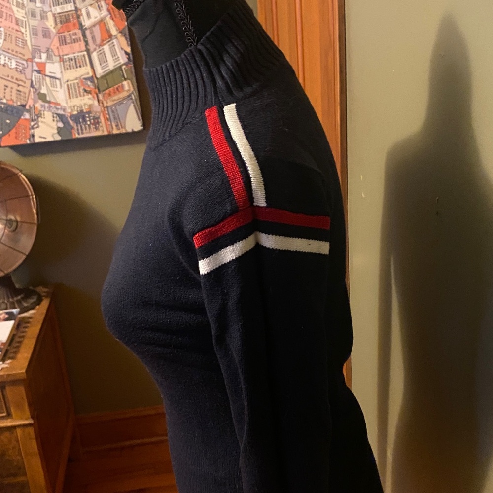 Navy Sweater w Red/White Stripes